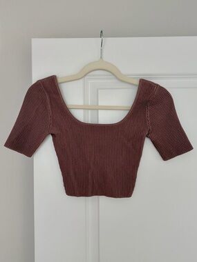 Aritzia Babaton Ribbed Scoop Neck Cropped Top – Taupe